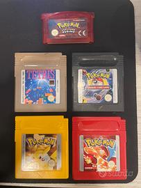 Gameboy con giochi Pokemon e Tetris