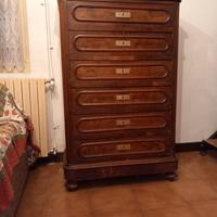 Settimanale in noce da restaurare