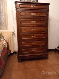 Settimanale in noce da restaurare