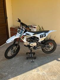 Pit bike