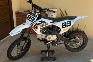 Pit bike