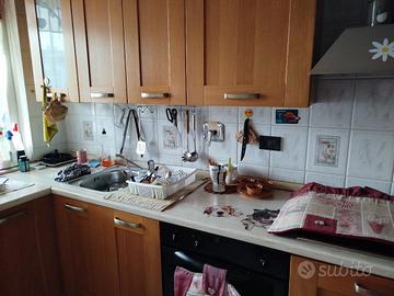 cucina componibile con elettrodomestici 