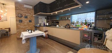 Bar centro Bergamo con cucina professionale