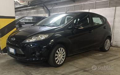 Ford Fiesta 1.4 GPL 5 porte 71 kW nera