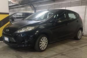 Ford Fiesta 1.4 GPL 5 porte 71 kW nera
