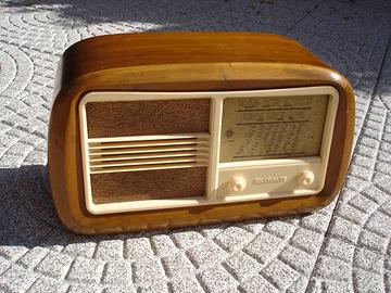 Radio d'epoca telefunken mobile in legno
