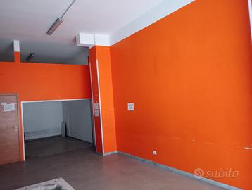 Privato affitta ufficio via cappuccini 49