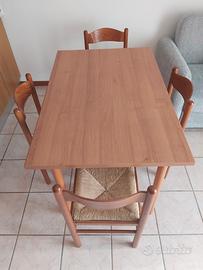tavolo con 4 sedie 