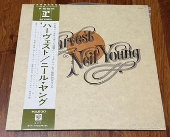 NEIL YOUNG HARVEST LP JAPAN 1976 P-10121R GATEFOLD