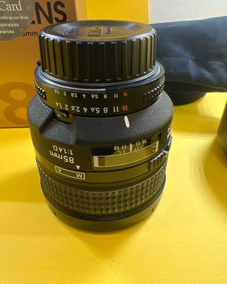 Nikkor lens AF 85mm f/1.4 D IF boken meraviglioso