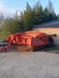 Livella laser e scraper trattore