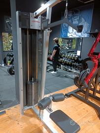 Lat Machine Life fitness 