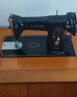 Macchina per cucire Singer anni '50 del 900