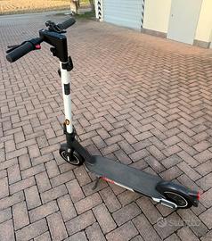 Monopattino segway elettrico audi