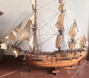 Modello in legno del veliero HMS Endeavour(a mano)