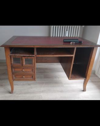 arredamento per estetica e scrivania in legno