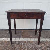 tavolino in legno antico