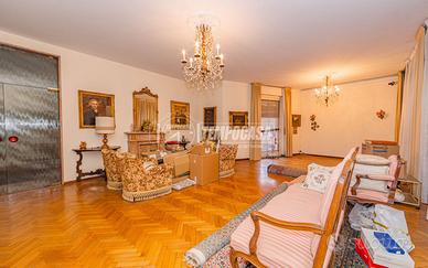 Sei locali in zona centrale