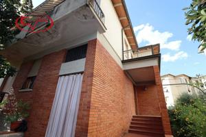 Appartamento di 160 m² con 5 locali e box auto a M