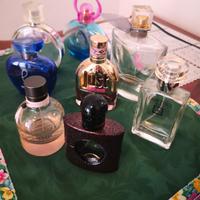 Boccette di profumi vuote