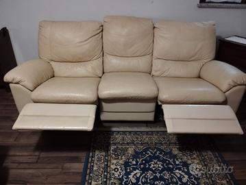 Divano 3 posti reclinabile in pelle color crema