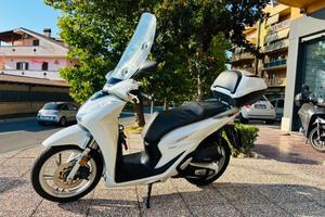 HONDA SH 300 i TUTTO INCLUSO ANCHE PASSAGGIO! MI