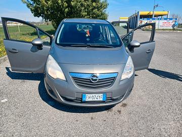 opel meriva 2011