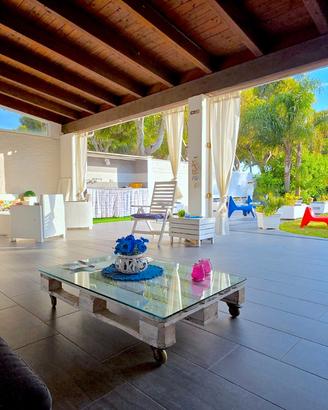 Villa trifamiliare su spiaggia tra Gaeta Sperlonga