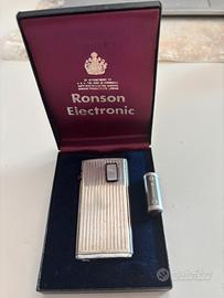 Accendino Ronson in argento vintage