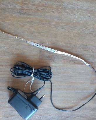 Striscia LED adesiva