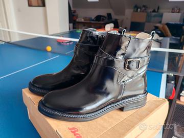 Stivaletti pelle nuovi