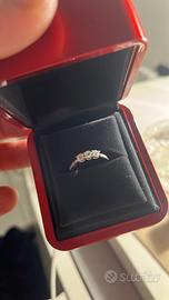Anello 18karati con diamanti trilogy