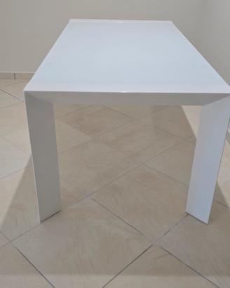 tavolo con vetro temperato