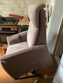 Poltrona alzapersona elettrica
