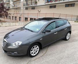 Lancia Delta 1.6 MJT DPF 105 CV platino