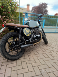 Cafe racer bobber Brat style