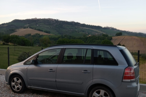 Opel Zafira 1900 TDCI con gomme nuove