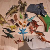 dinosauri giocattolo
