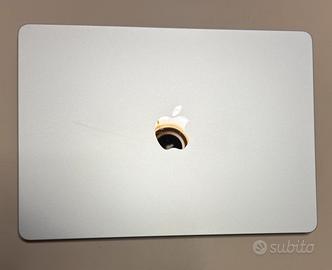 MacBook air M2 13”