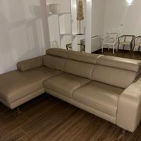 Divano con chaise longue