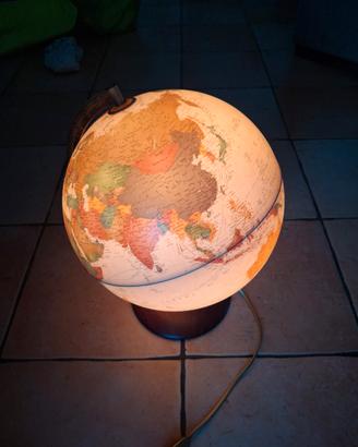 Mappamondo luminoso
