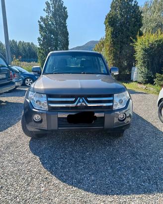 Mitsubishi pajero