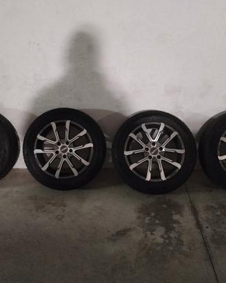 Cerchi in lega MOMO r17 + gomme inverno 225/55/17 