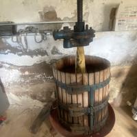 Torchio per vino manuale