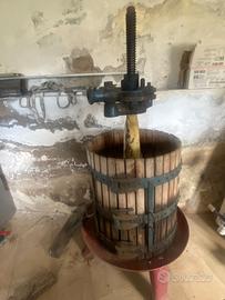 Torchio per vino manuale