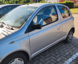 TOYOTA Yaris - 2001