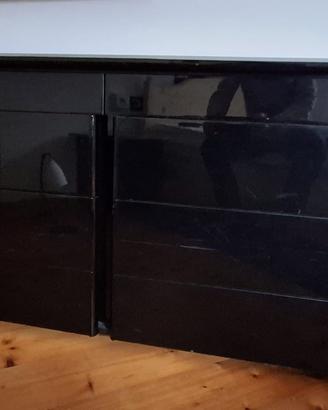 Cassettiera e due comodini laccati neri