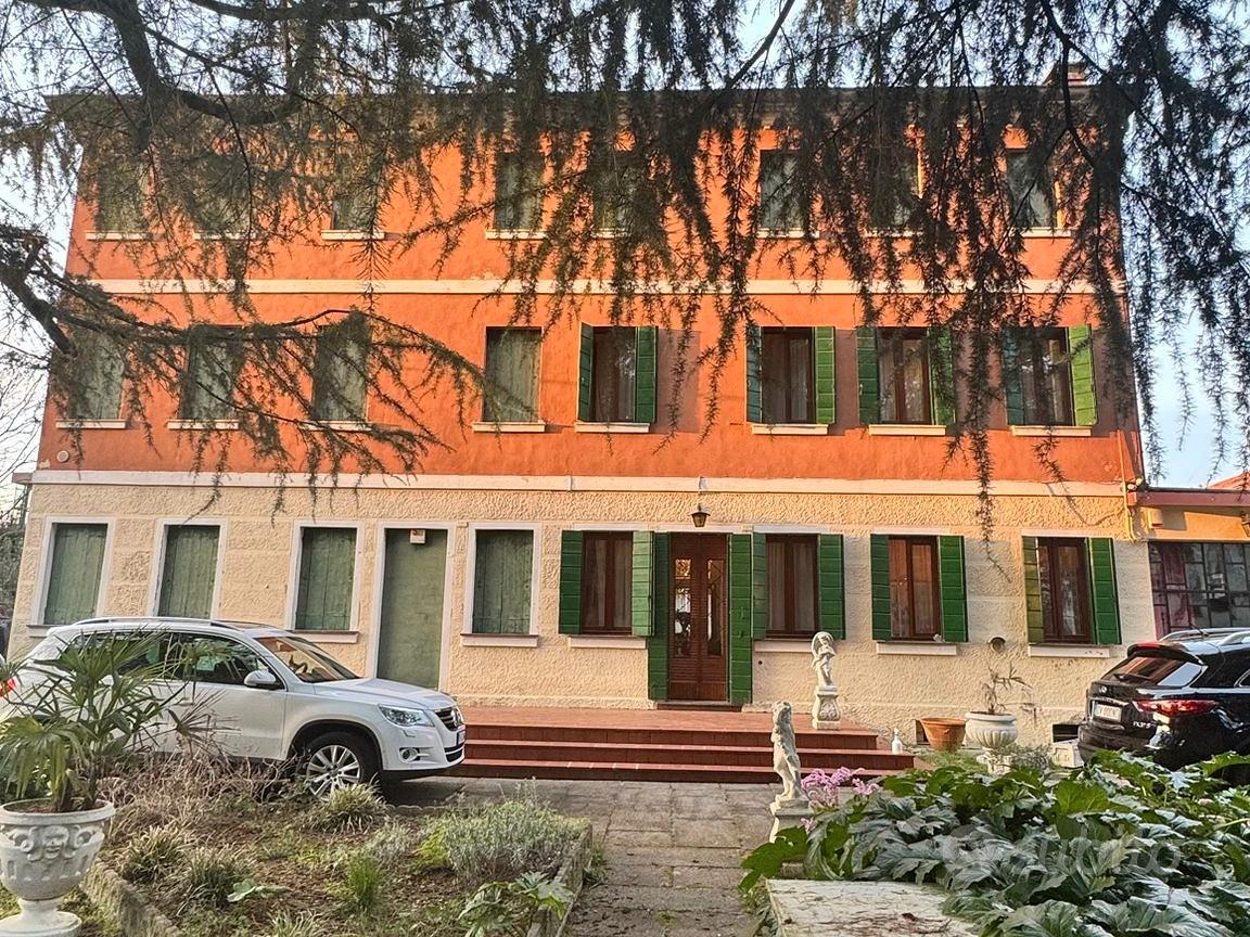 Villa storica del 1907 a mogliano veneto - Vista 2