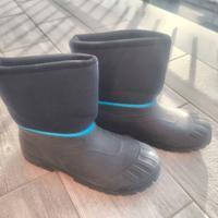 SCARPONCINI DOPOSCI NEVE Quechua in ottime condizi