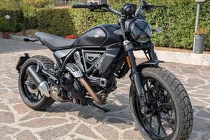 Ducati Scambler Icon Dark 2026